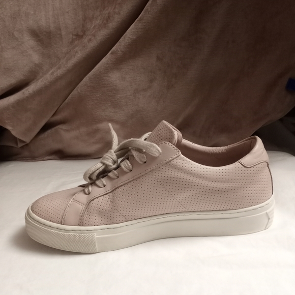 GREATS - The Royale Perforated Women's Sneaker in Blush - Picture 9 of 10
